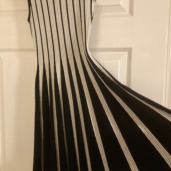 Adore Reversible Dress - Picture 3 of 8